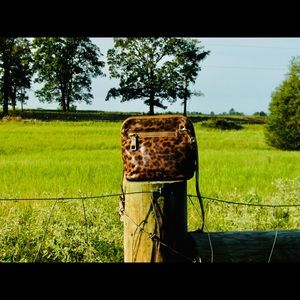 Hobo international leopard print Crossbody”Nash”